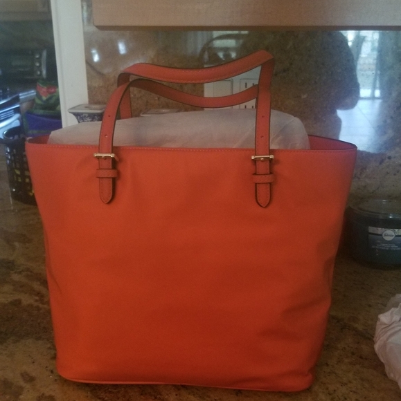 Michael Kors Jet Set purse - Picture 2 of 8